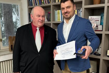 Ocenenie pre fakultu, ÚMKTKE a prof. Čukana od krajanov z Rumunska